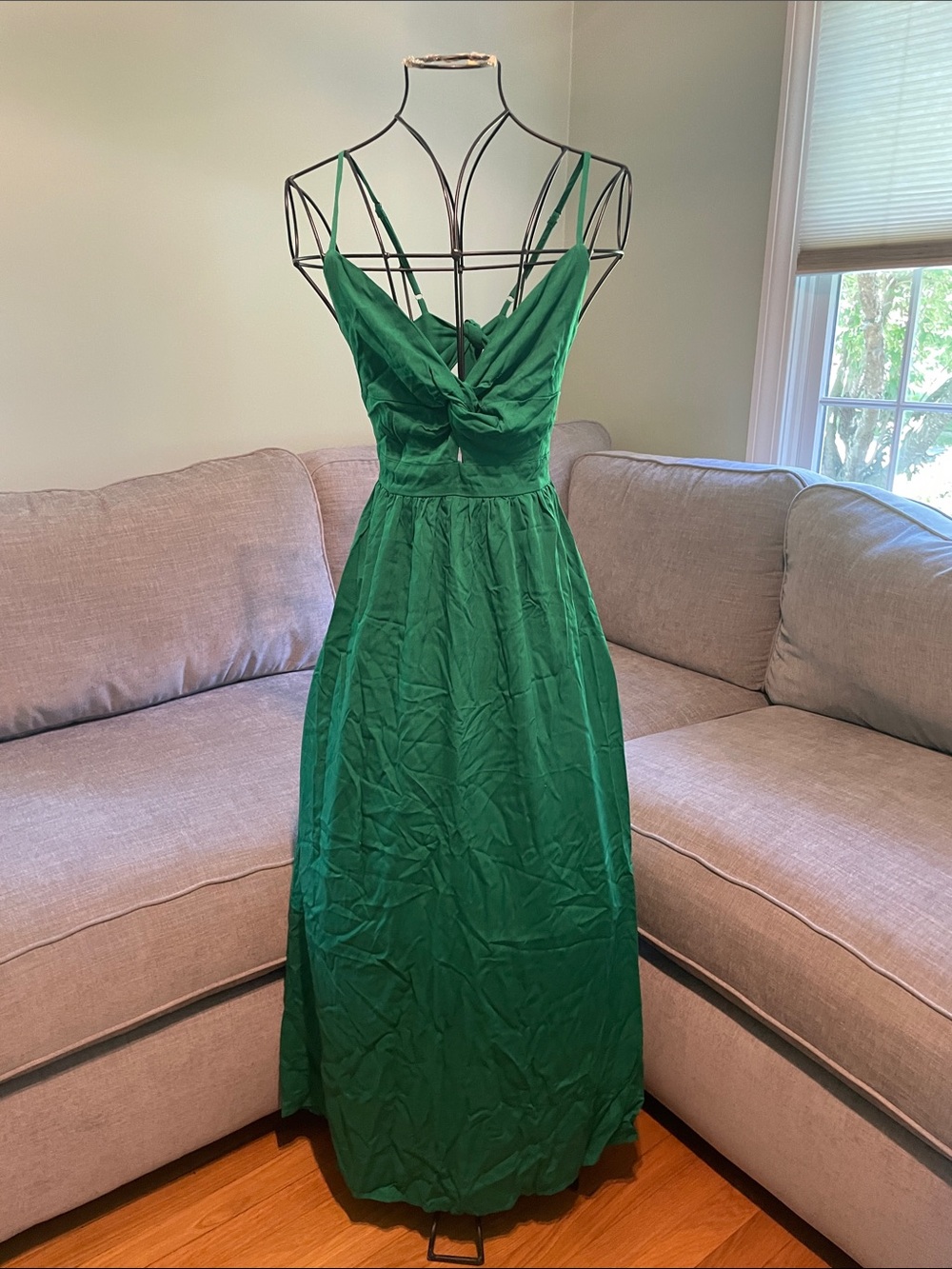 Elegant Green Maxi Dress with Twist Front